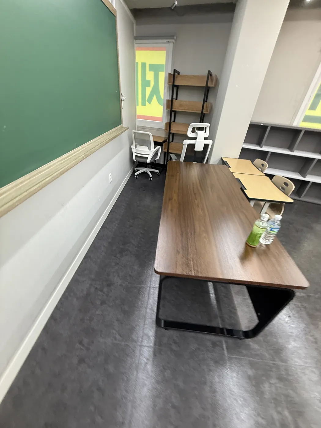 성주읍 학원청소 시공 현장 — 강의실 마감
