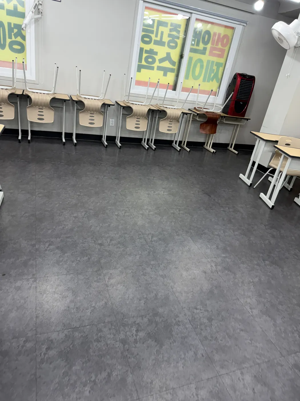 영천시 학원청소 시공 현장 — 강의실 마감
