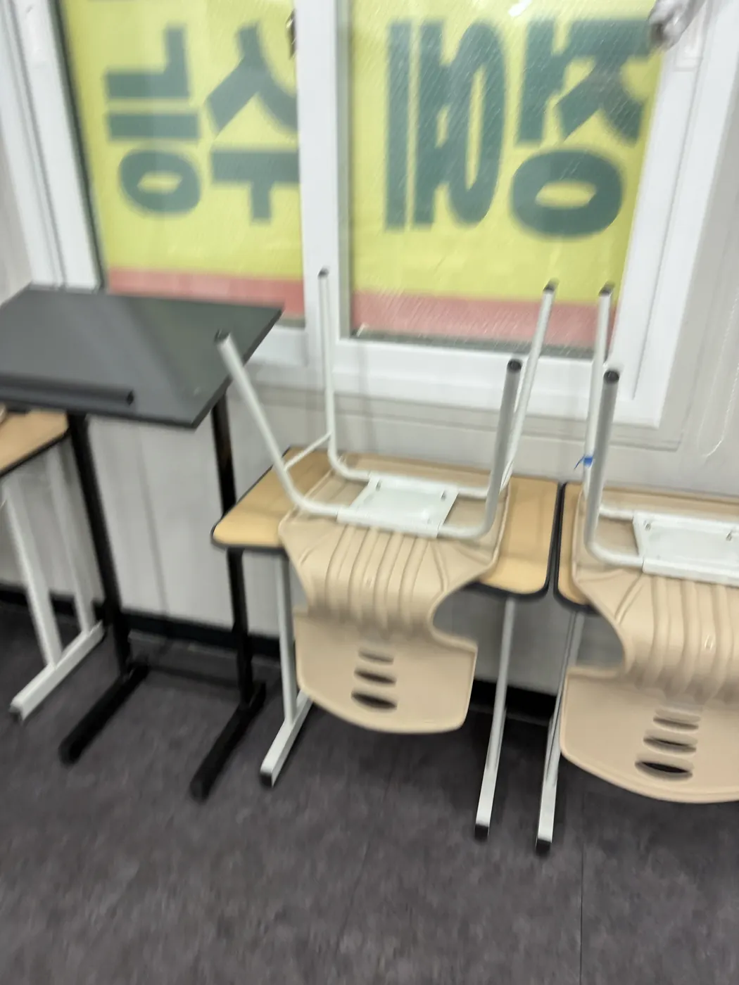 바닥 마감 상태 — 청도읍 학원청소 현장