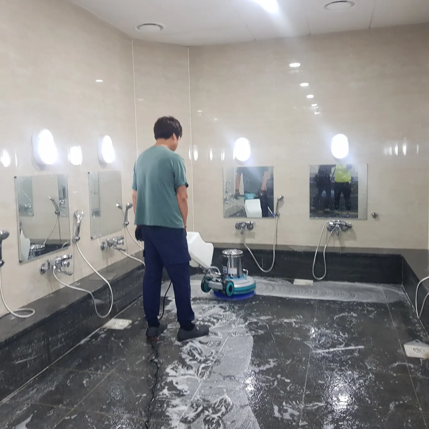 고압 세척 — 성주군 목욕탕청소 현장
