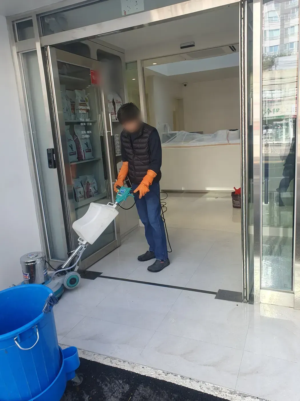 바닥 광택 작업 — 대덕면 병원청소 현장