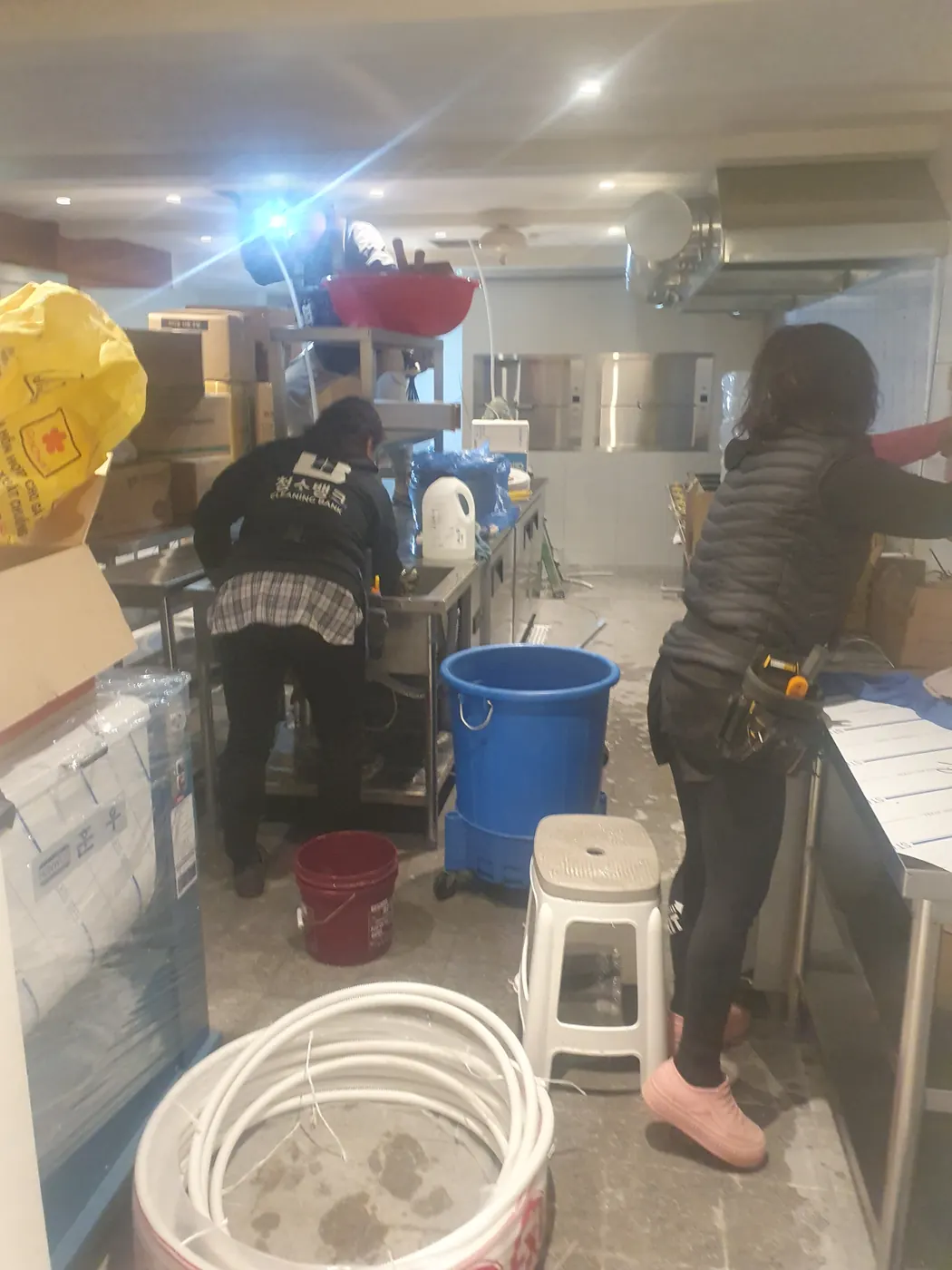 작업 진행 — 교동 식당청소 현장