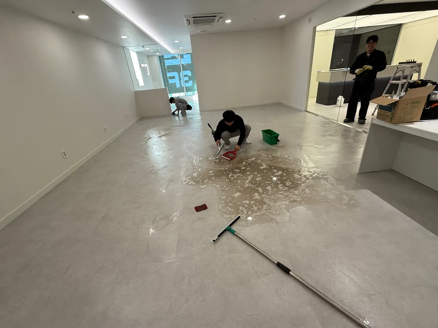 세정 진행 — 청도군 상가청소 현장
