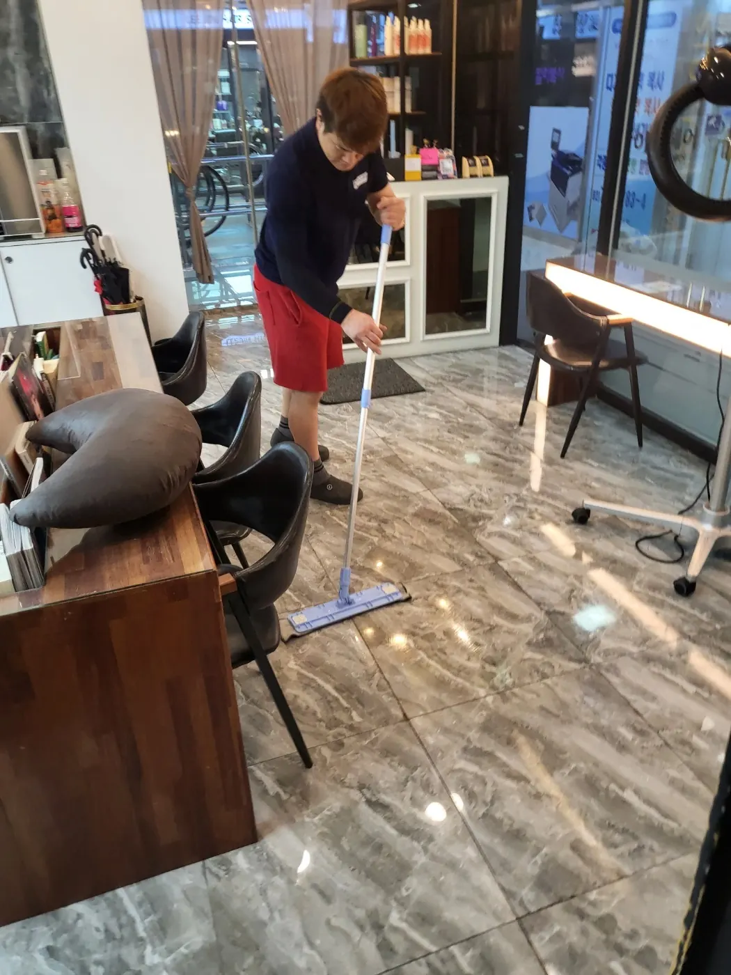 세정 진행 — 경북남부 미용실청소 현장