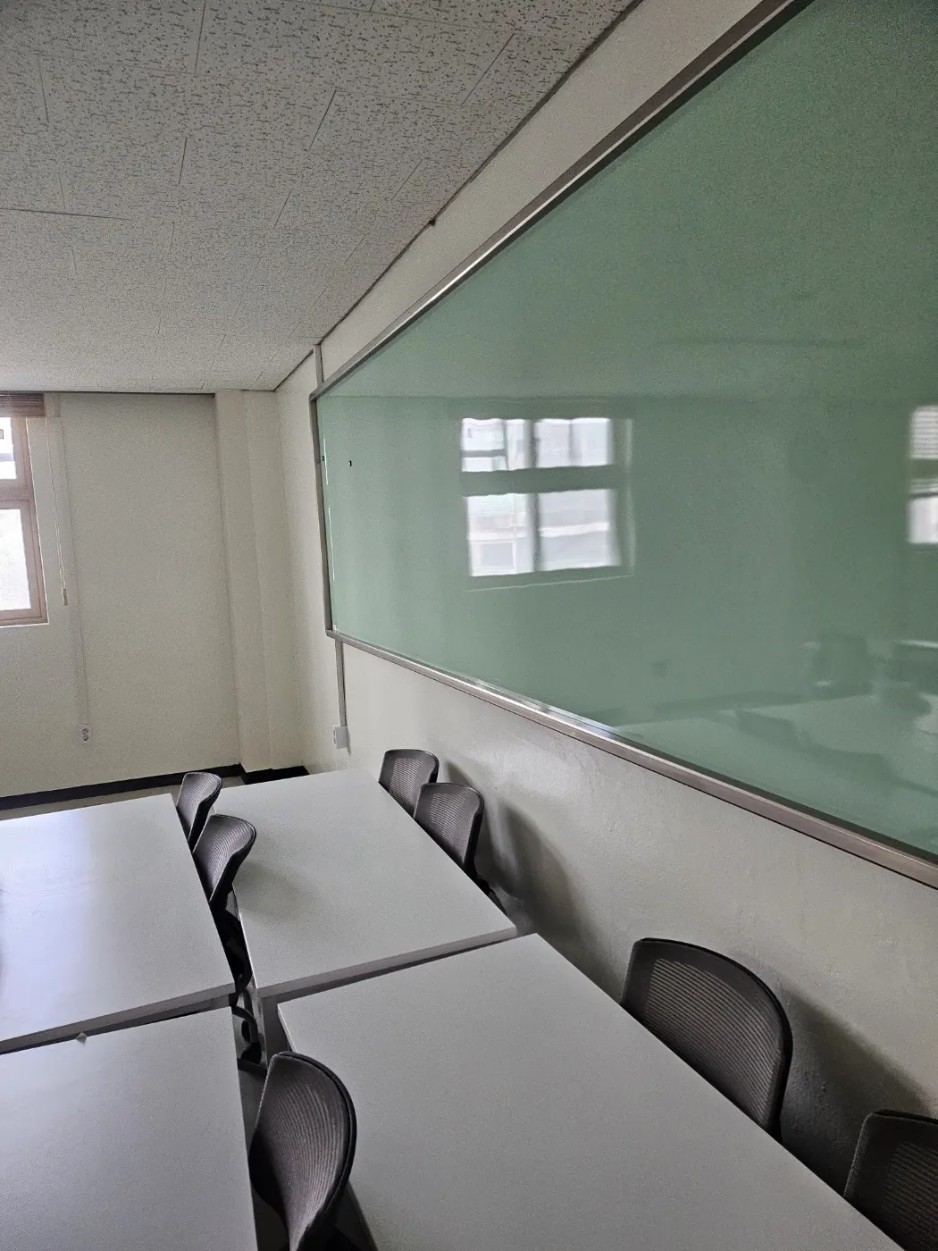 도남동 학교청소 시공 현장 — 교실 정리
