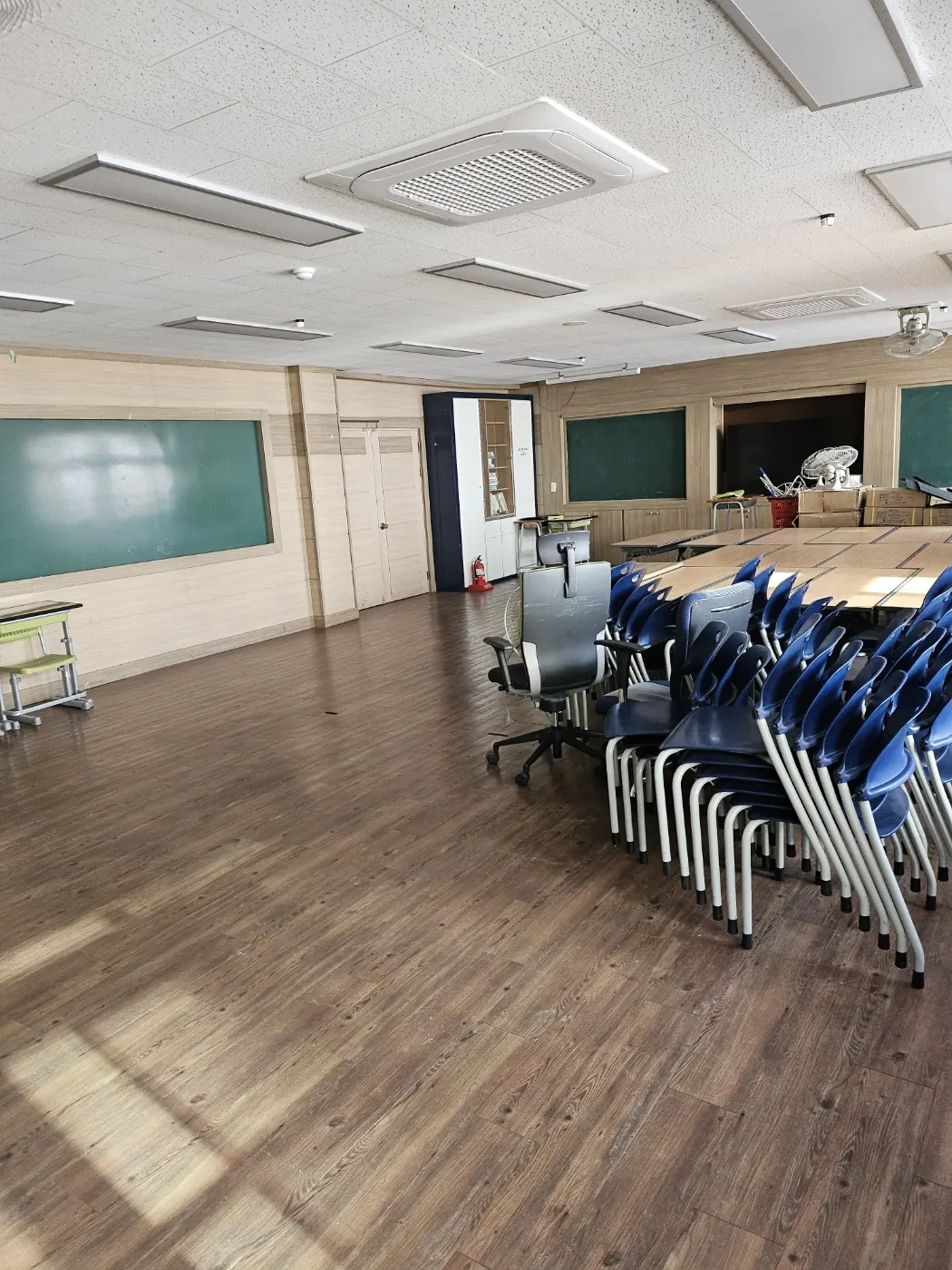 벽진면 학교청소 시공 현장 — 교실 정리