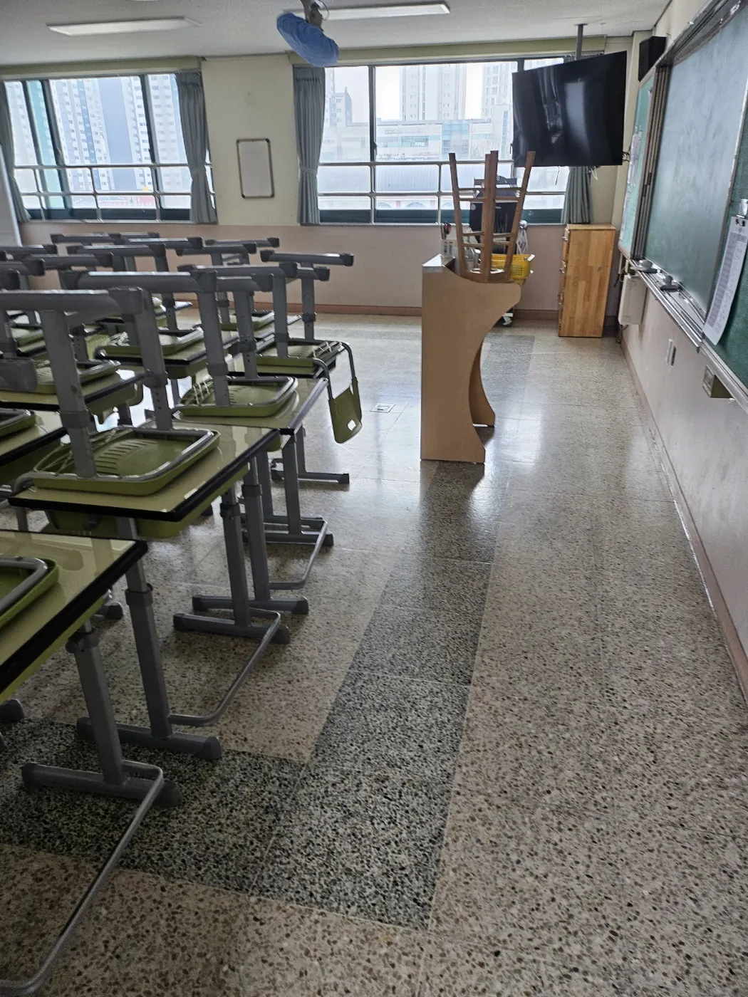 왜관읍 학교청소 시공 현장 — 교실 정리