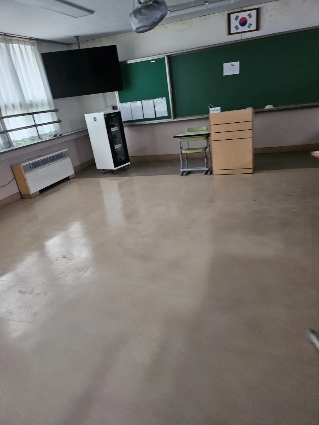 구포동 학교청소 시공 현장 — 교실 정리