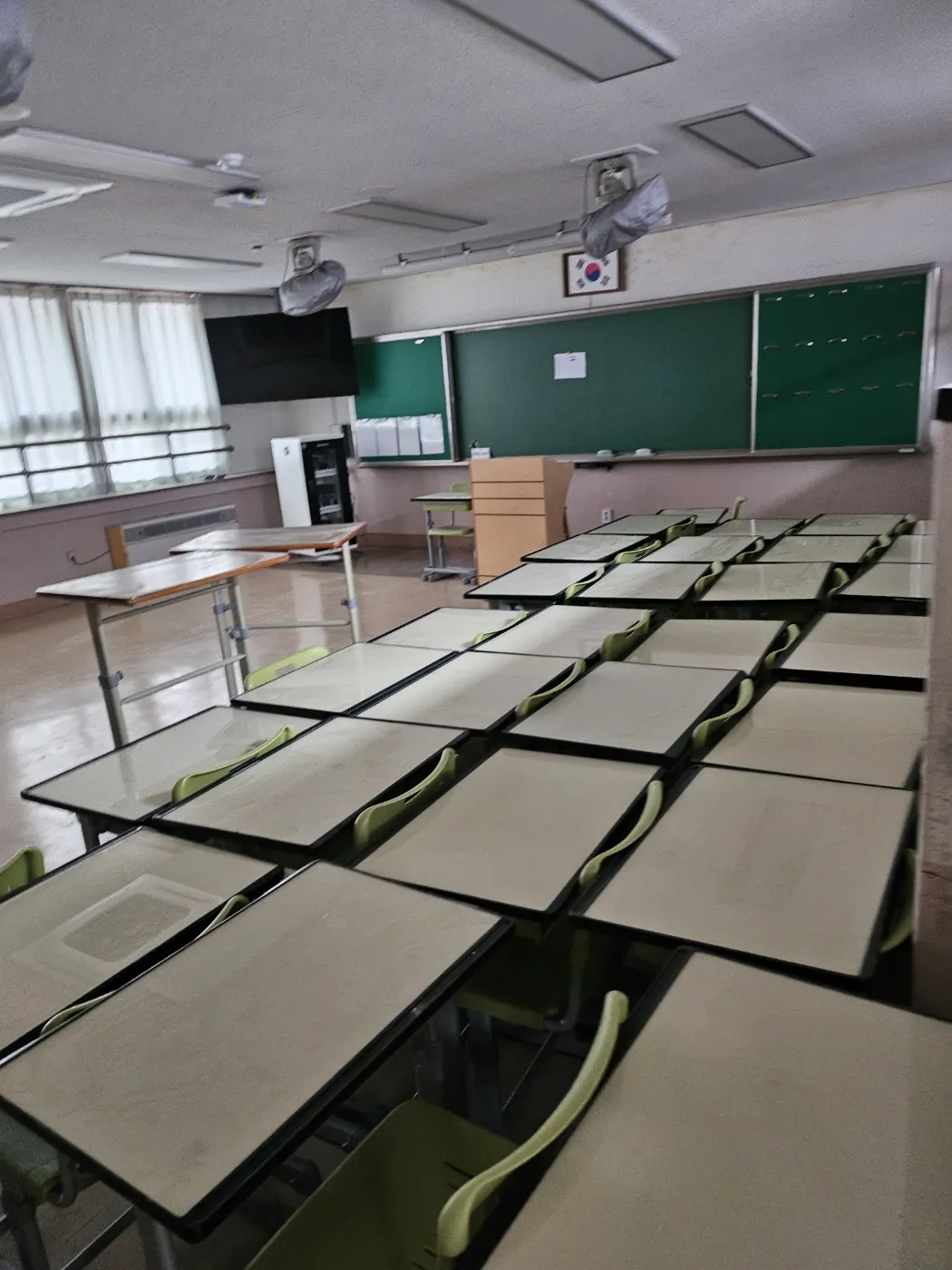 덕곡면 학교청소 시공 현장 — 교실 마감