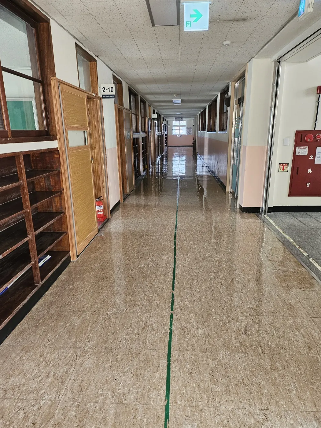 감호동 학교청소 시공 현장 — 복도 관리