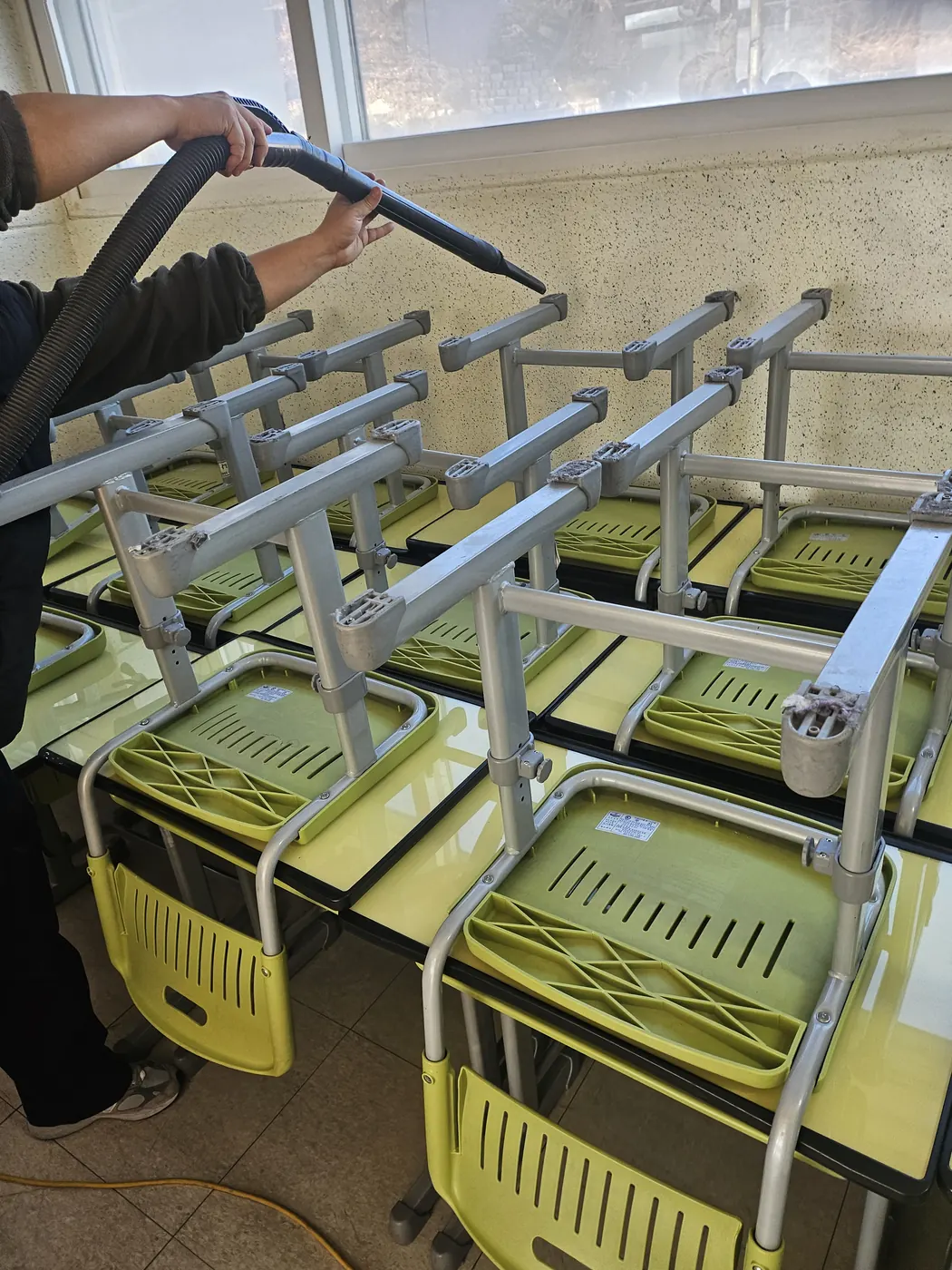 왁스 재코팅 — 운수면 학교청소 현장