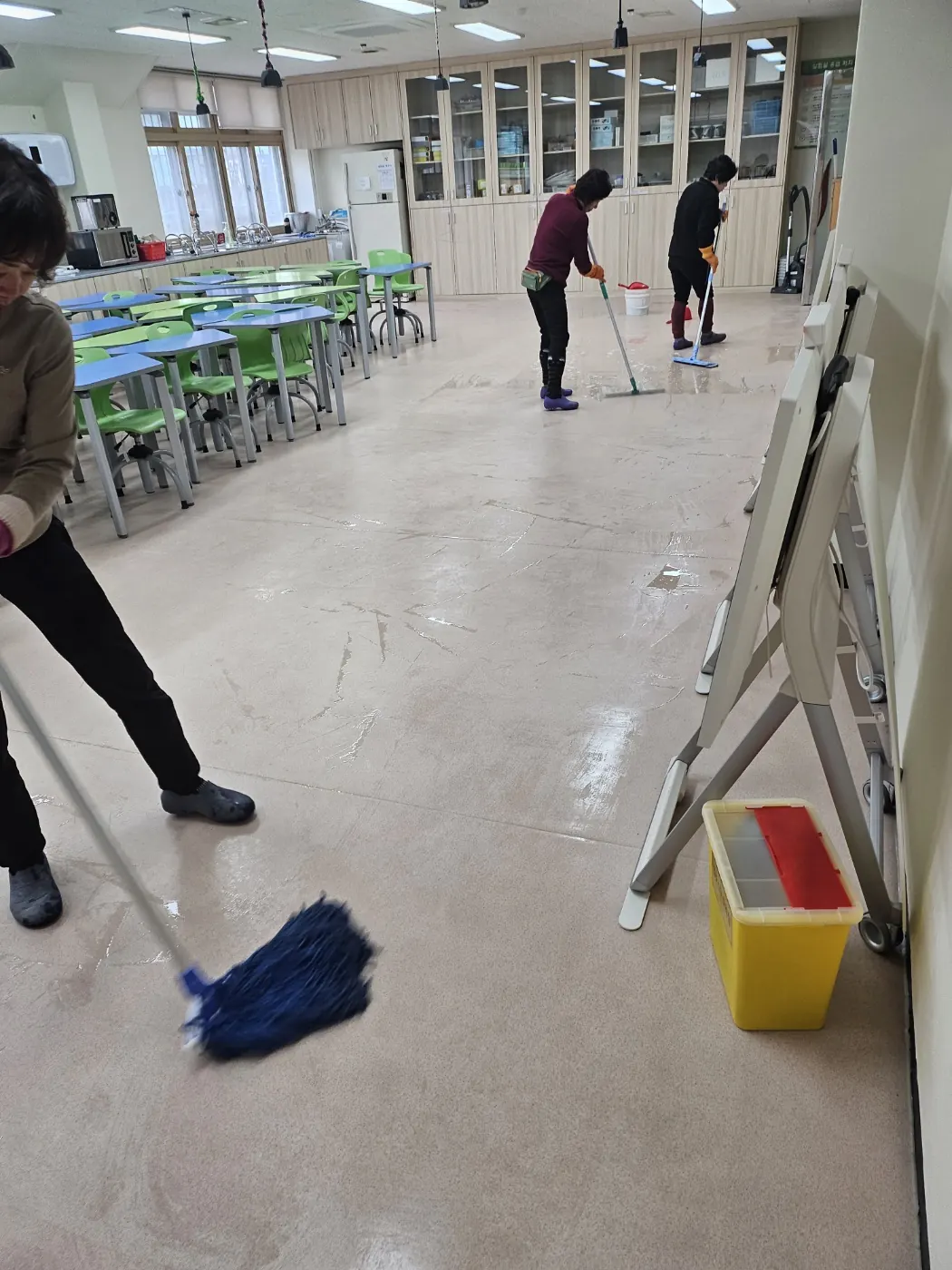 세정 진행 — 죽변면 학교청소 현장
