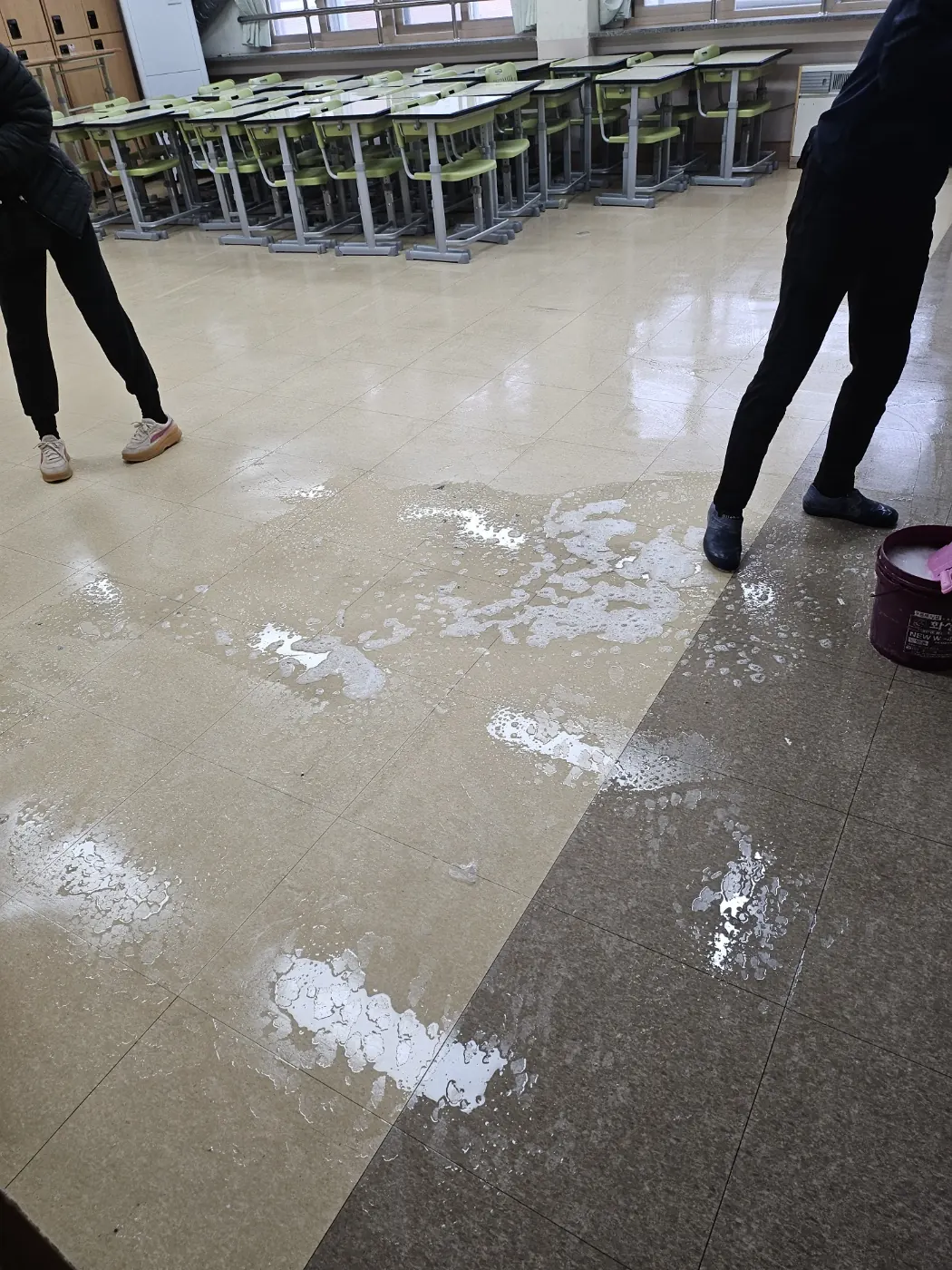 세정 진행 — 영천시 학교청소 현장
